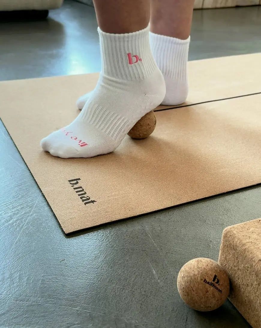 b,halfmoon cork massage balls
